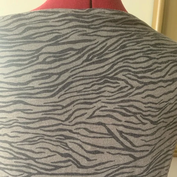 VERSATILE MATERNITY MINI DRESS - Picture 4 of 7